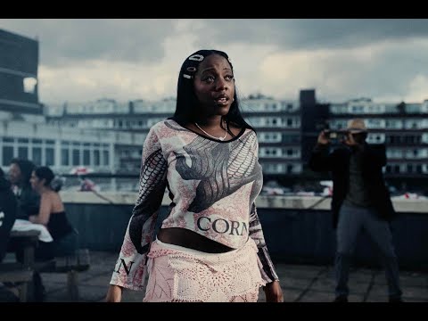 Rachel Chinouriri – The Hills (Official Music Video)