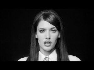 SIENNA SPIRO – Die On This Hill (Official Music Video)