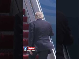 Trump boards Air Force One en route to The Villages, Florida