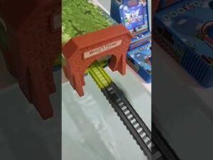 Down The Hill And Round The WOAH (Lizzie version)
